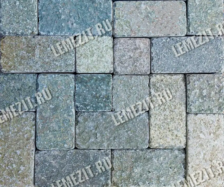 купить серо-зелёную галтованную брусчатку из камня лемезита для мощения дорожек, парковок по цене от производителя